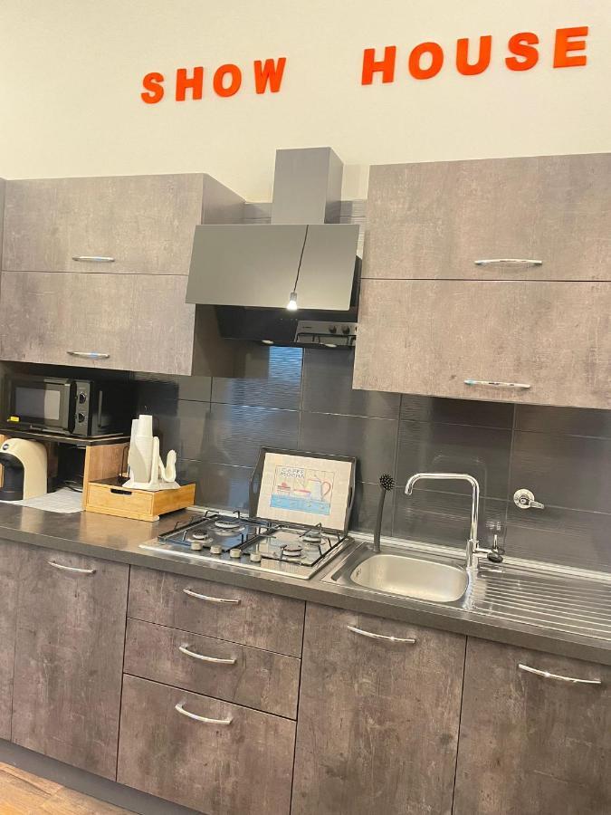 Show House Τορίνο Εξωτερικό φωτογραφία